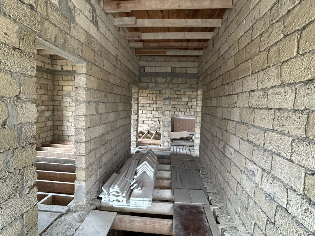 3 otaqlı, 136 kv. m, Təmirsiz — Ev, villa, Saray (3)