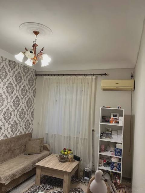 Satılır 2 otaqlı Mənzil Köhnə tikili 40 m² Bakı, Yasamal r., 8 Noyabr m — Elman — Пәтер