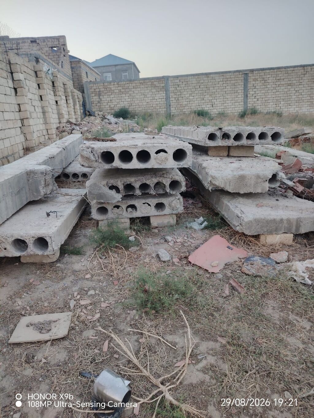 Beton nasıl 6×2 olcu bırı 100 azn unvan bakı Guler2 kod 8382 — Digər, Bakı