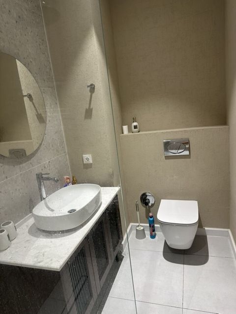 Hamam/tualet otağı üçün tam dəst - Divara quraşdırılan, düyməli gizli — Digah