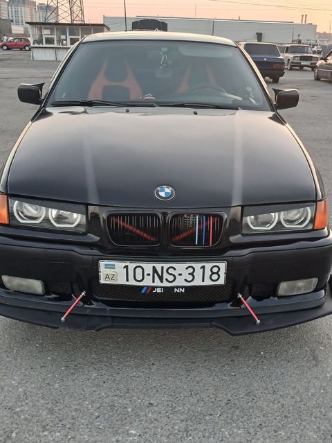 BMW 3 series: 1.8 l 1992 il Sedan — Digah