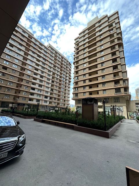 Satılır 4 otaqlı yeni tikili 247 m² — Bakı