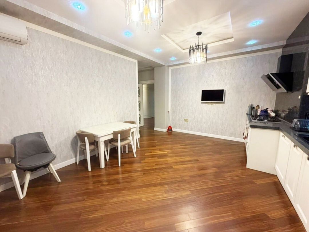 İcarəyə verilir 4 otaqlı yeni tikili 195 m² — Mənzil, Bakı (6)