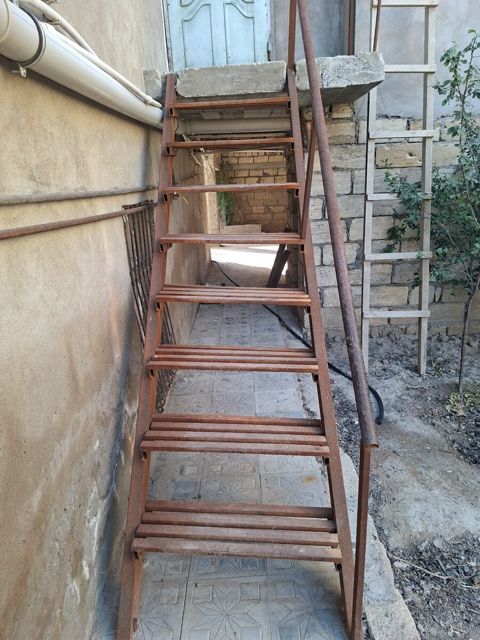 Dəmir pilləkən — Bakı
