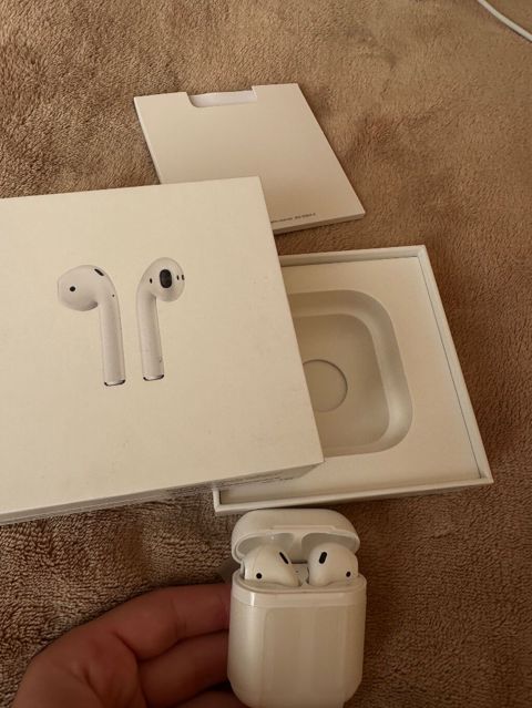 Airpods 1qulagi islekdir — Bakı