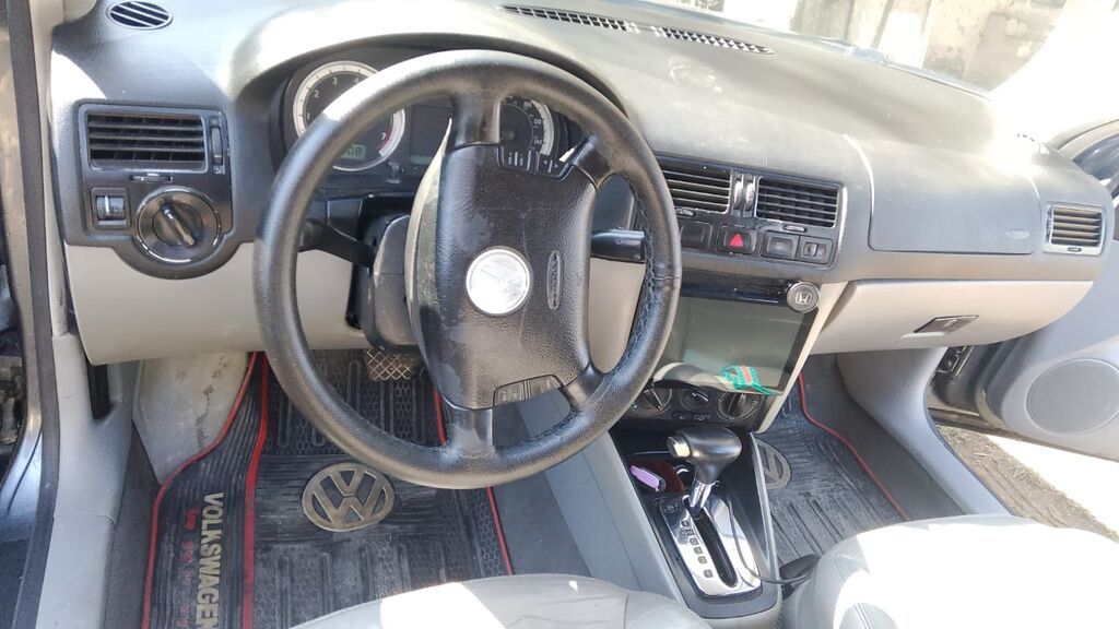 Volkswagen Jetta: 2 l 2004 il Sedan — Avtomobillər, Bakı (4)