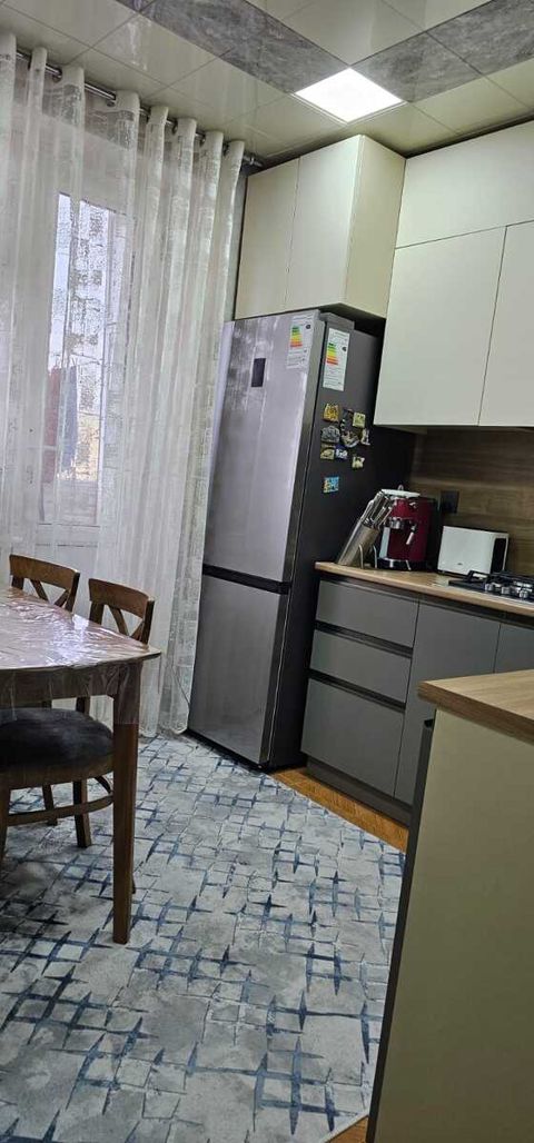 Satılır 3 otaqlı köhnə tikili 81 m² — Bakı