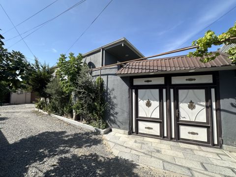 Satılır 3 otaqlı həyət evi/bağ evi 100 m² — Bakı