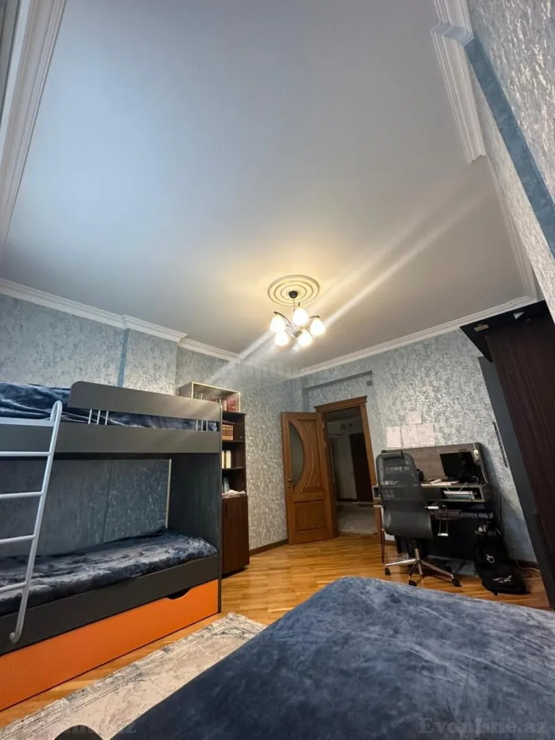 Satılır 4 otaqlı Mənzil Yeni tikili 190 m² Bakı, Yasamal r., İnşaatçılar m — Mənzil, Bakı (7)