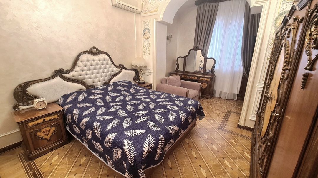 Satılır 6 otaqlı köhnə tikili 220 m² — Mənzil, Bakı (8)