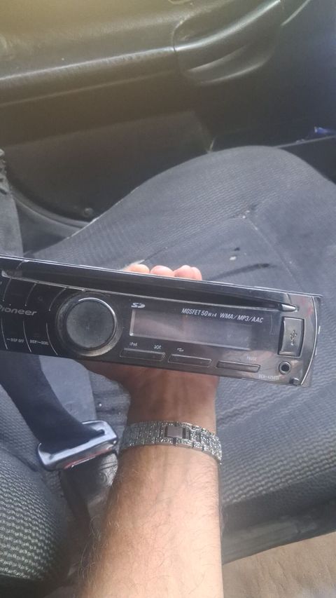 Pioneer DEH-4250SD avtomobil maqnitofonu - 1-DIN ön panel, LCD — Sumqayıt