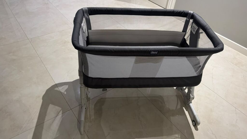 Chicco körpə beşiyi – yanı mesh torlu, yüngül və kompakt — Bəşikləri, Bakı (4)