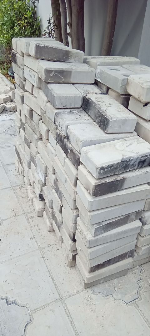Məhsul: Beton bordür və dekorativ kənar daşları dəsti Təsvir — Building materials