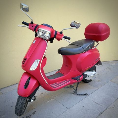Vespa SXL 125 skuter 2022 8600km - Rəng: mat qırmızı - Mühərrik: 125 — Bakı