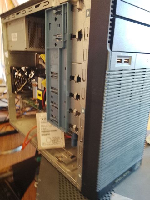 HP ML100 G6 stolüstü/servər tipli kompüter - Model: HP ProLiant ML100 — Bakı