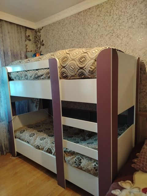 İki mərtəbəli çarpayı - Material: laminat/MDF kombinasiyası, möhkəm — Bakı