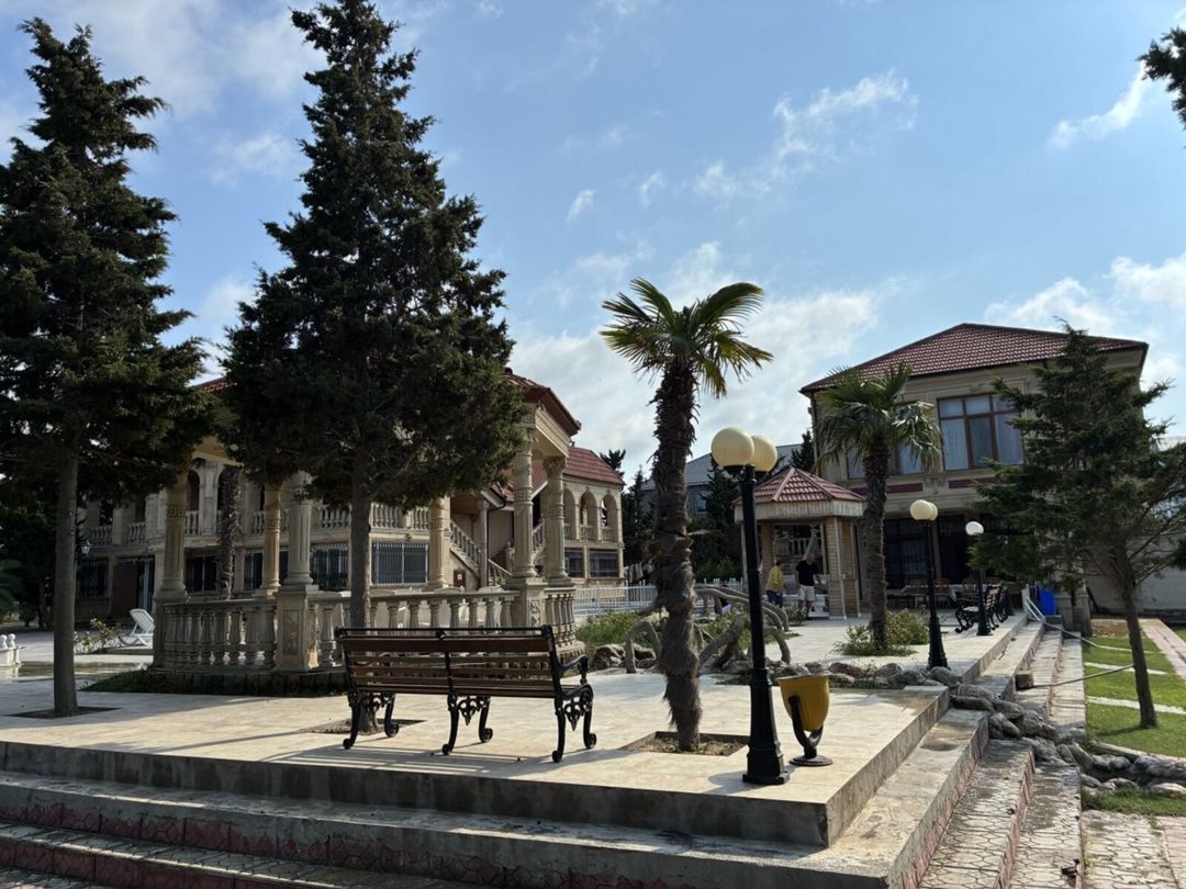 Satılır 12 otaqlı həyət evi/bağ evi 2100 m² — Ev, villa, Bakı (2)