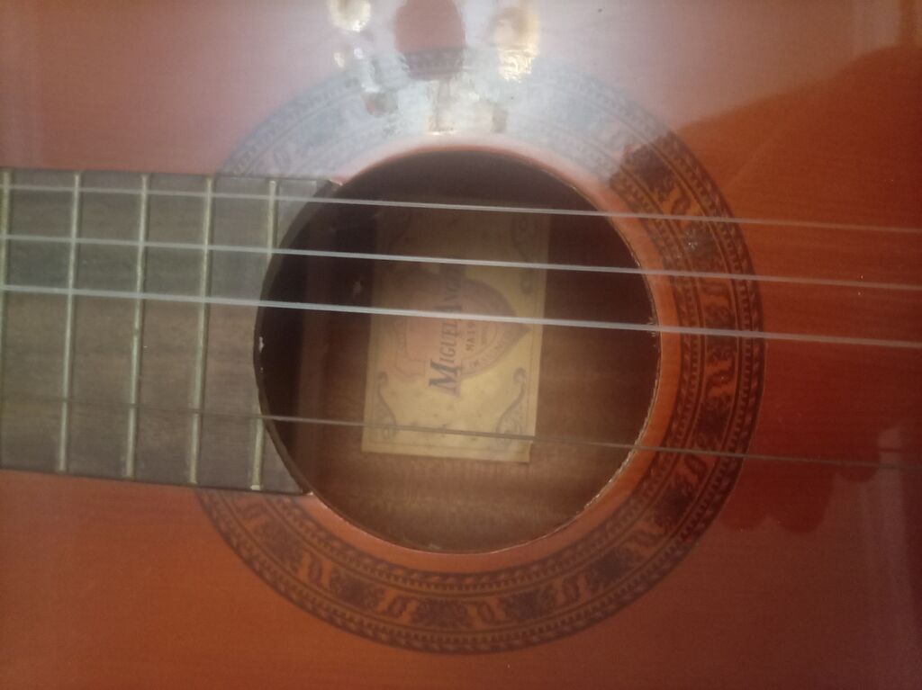 Klassik gitara – Miguel Almeria modeli - Korpus: parlaq laklı ağac — Gitarlar və digər simli alətlər, Bakı (3)