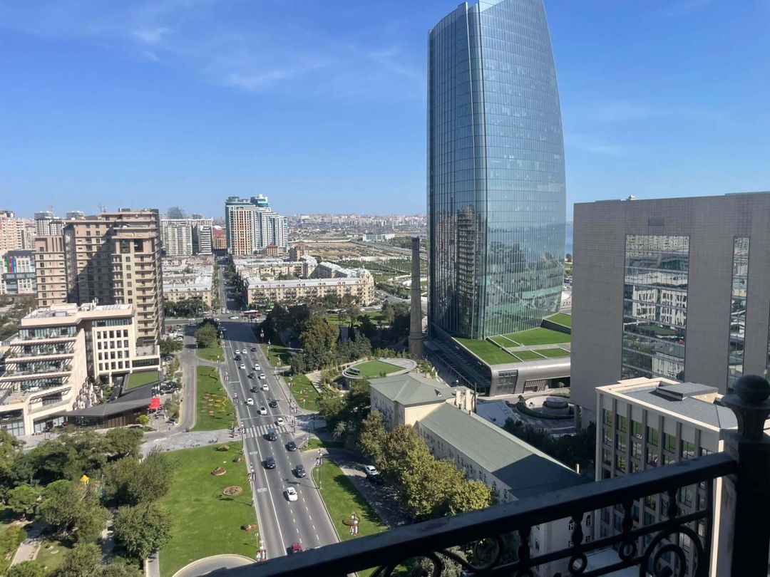 İcarəyə verilir 4 otaqlı yeni tikili 215 m² — Mənzil, Bakı (2)