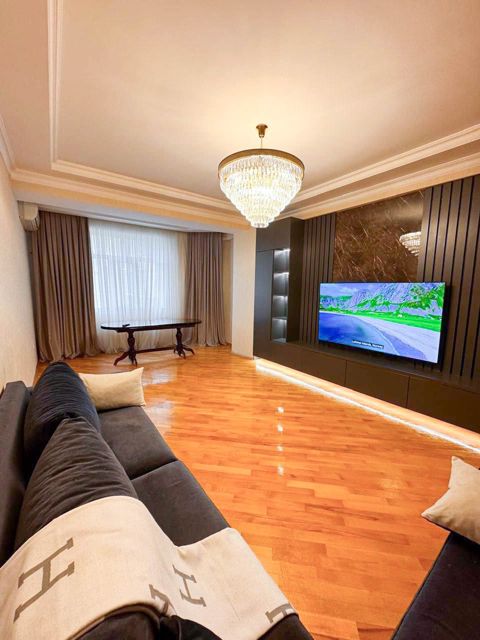 Satılır 3 otaqlı yeni tikili 142 m² — Bakı