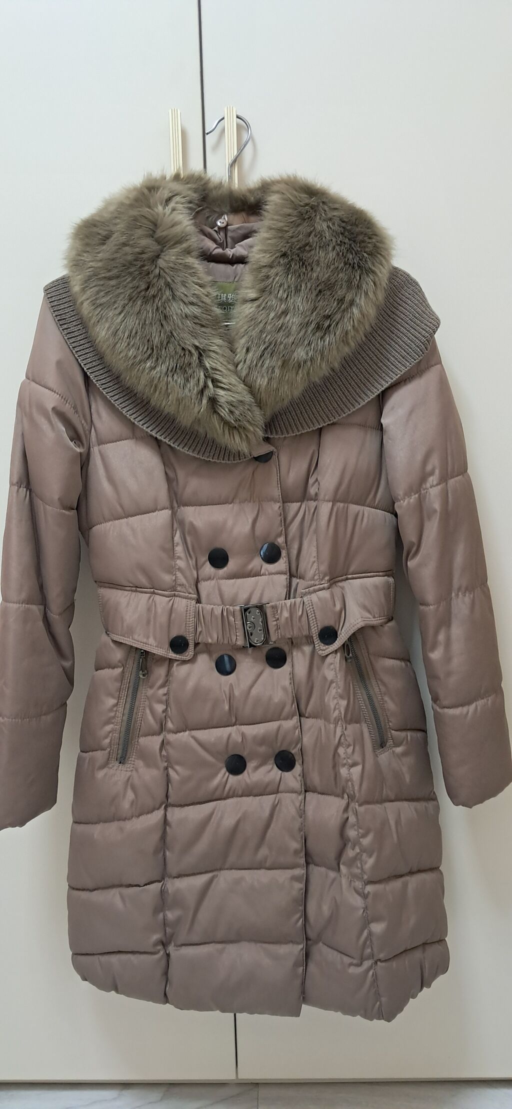 Qadınlar üçün qış paltosu – qəhvəyi/taffeta tonlarında, qalın dolğulu — Palto, Bakı