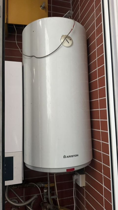 Ariston su qızdırıcısı (elektrik, akkumulyator/boiler tipli) — Bakı