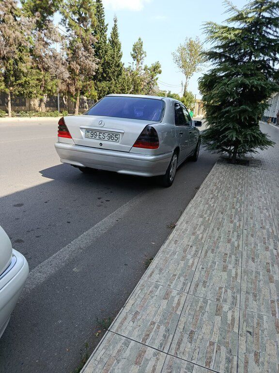 Mercedes C 220, 2.2 L, 1998 il, 390 845 km 99-ES-965 — Avtomobillər, Tərtər (3)