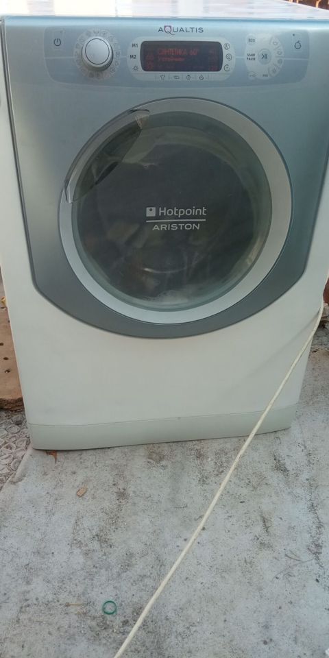 Hotpoint Ariston Aqualtis önyükləmə paltaryuyan maşın 8kq — Masazır