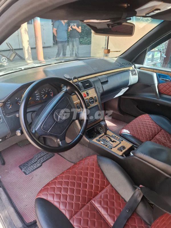 Mercedes E 240 2.4 L, 1999, 262 600 km — Avtomobillər, Bakı (4)
