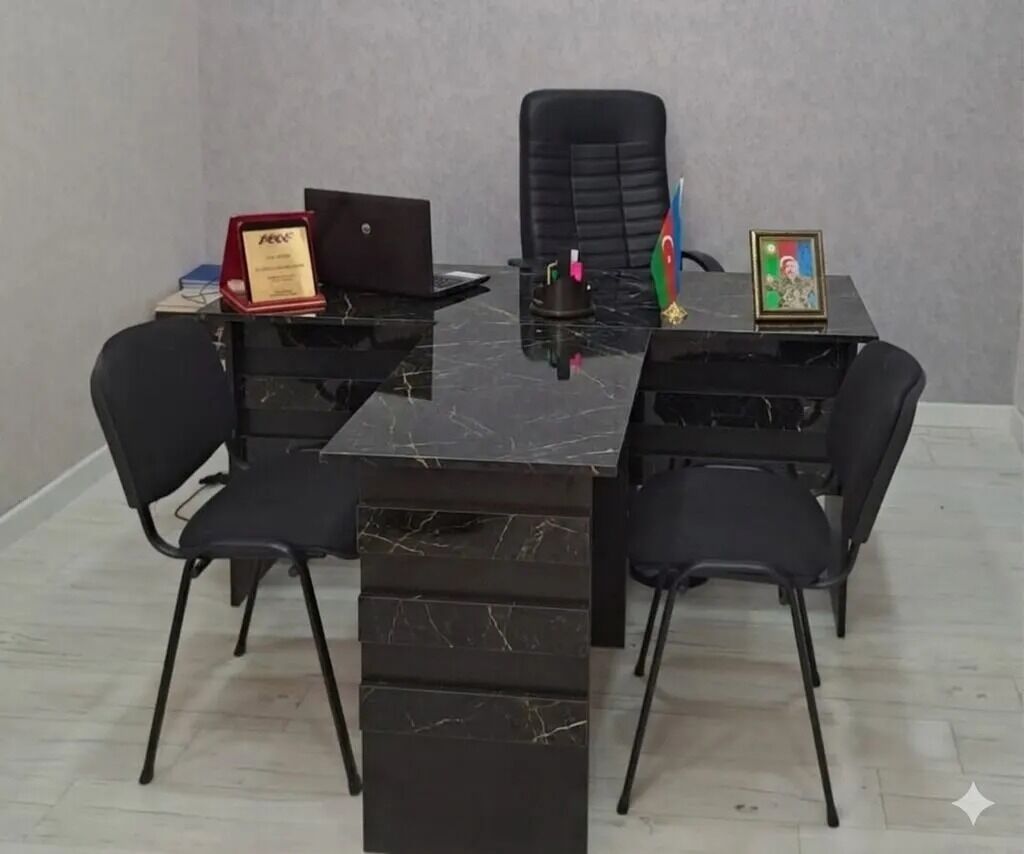 Stokda: 4 ədəd var Yenidir qiymət real öz qiymətidir — Ofis mebeli, Bakı