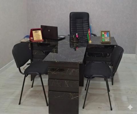 Stokda: 4 ədəd var Yenidir qiymət real öz qiymətidir — Bakı