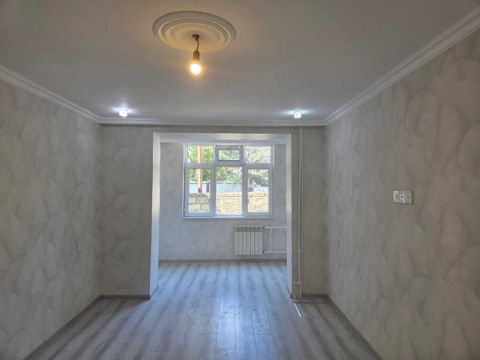 Satılır 3 otaqlı köhnə tikili 95 m² — Bakı