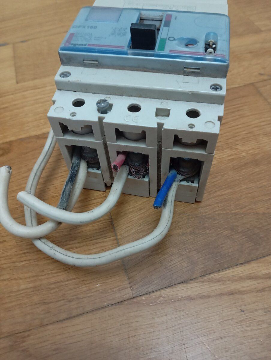 Elektrik açarı Legrand DPX160 — Təmir və inşaat, Bakı (3)