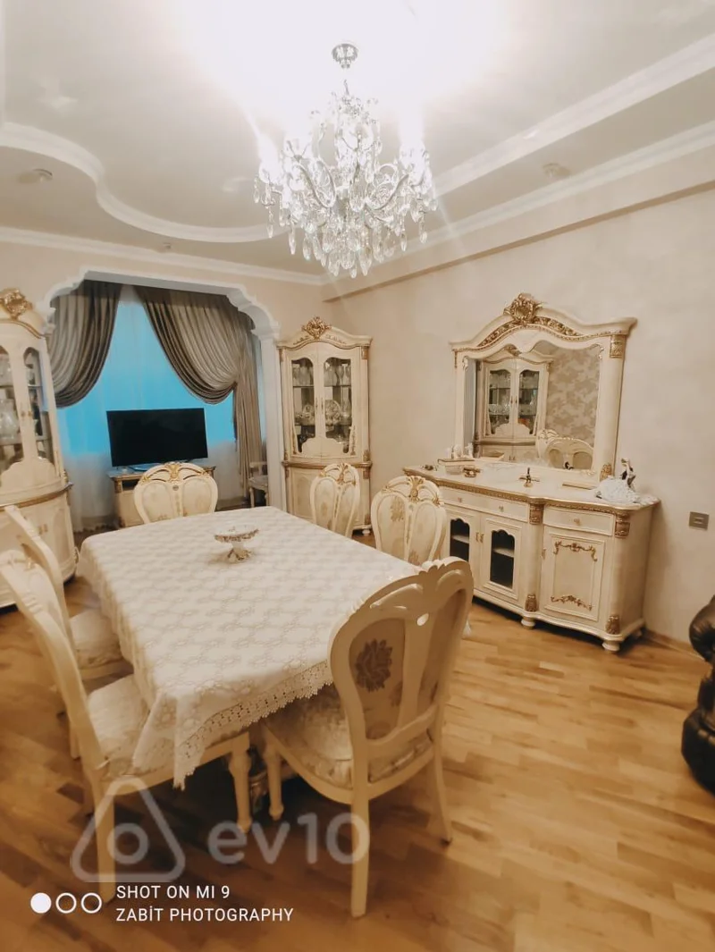 3 otaqlı mənzil, 130 m², Elşən Süleymanov kuç — kirayə — Bakı