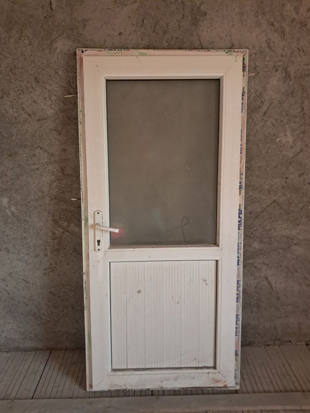 Evdən çıxma Plastik Qapıdı qırığı deşiyi yoxdu Ölçüsü 185x86 — Şkaflar, Bakı