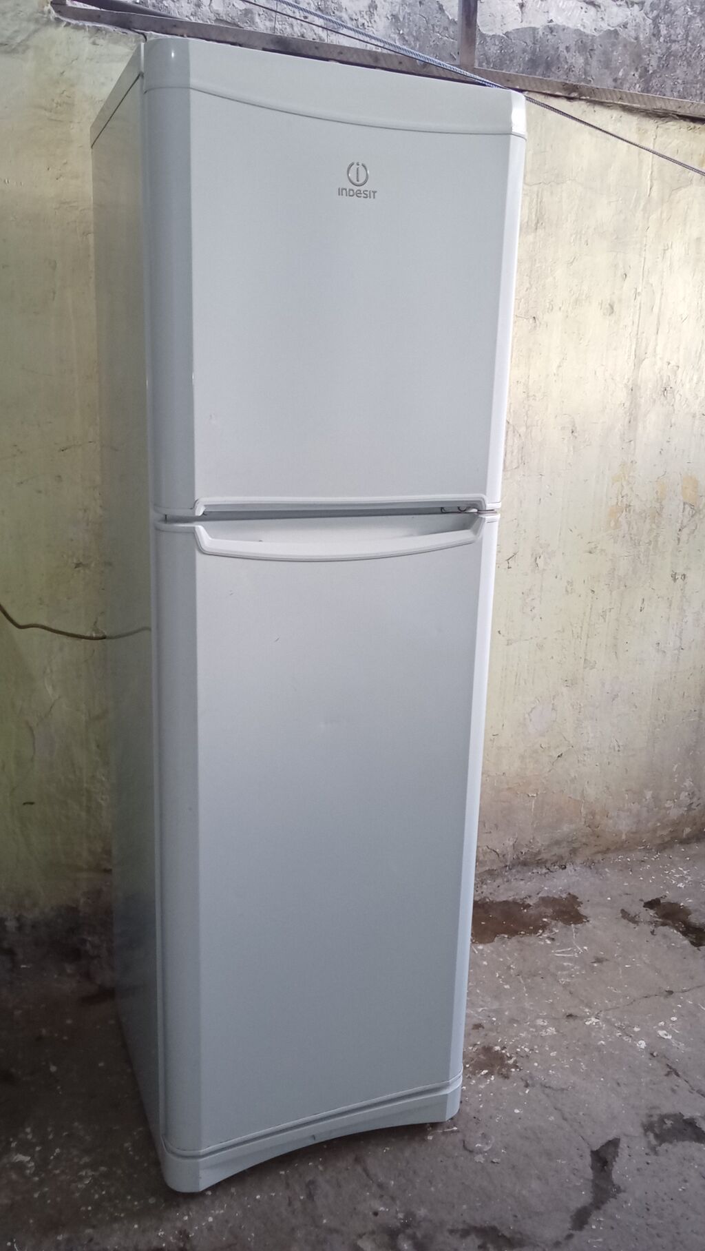 Indesit Nofros soyuducu əla soyudur işləyir çürüyü yoxdur 60/180 cm — Soyuducular, Bakı