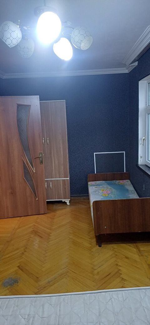3-otaqlı mənzil, Nizami r., 60 m² — Bakı