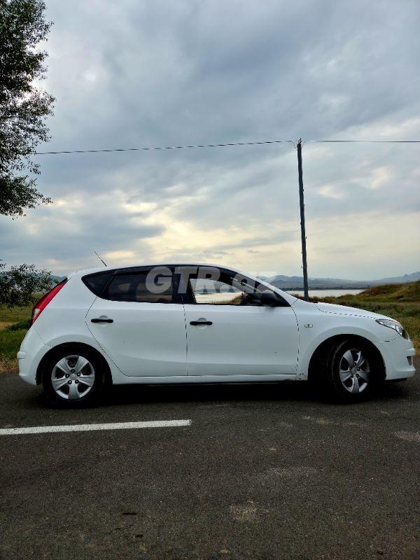Hyundai i30 1.6 L, 2009, 248 668 km — Avtomobillər, Qazax (8)