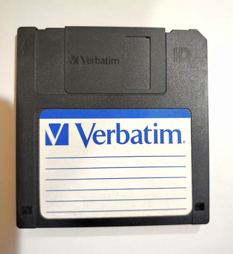 Verbatim 3.5" HD disketlər - Brend: Verbatim - Növ: 3.5 düym yüksək — Oğuz