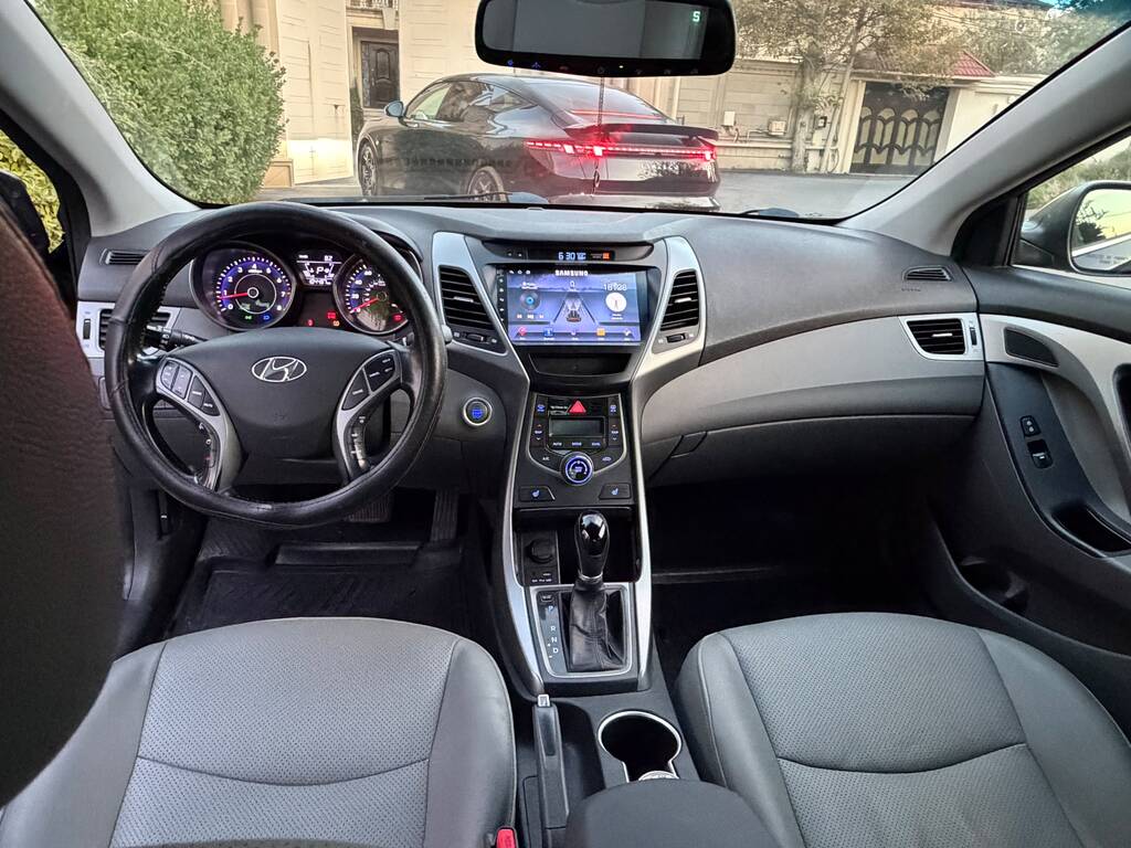Hyundai Elantra, 1.8 L, 2015 il, 165 000 km — Avtomobillər, Bakı (9)