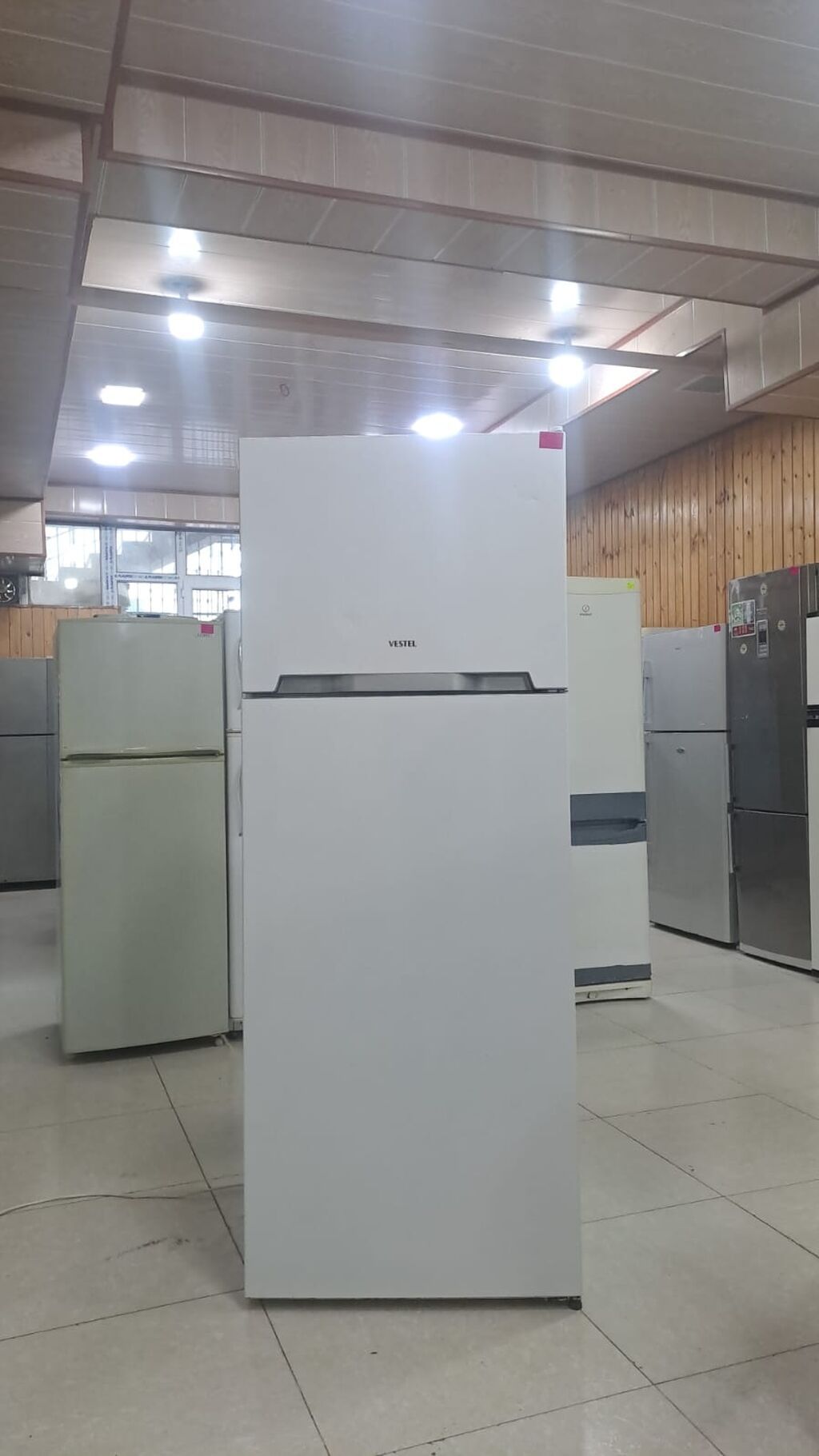 Vestel iki qapılı soyuducu - Üst kamera: dondurucu bölmə (rafla) — Soyuducular, Digah (2)