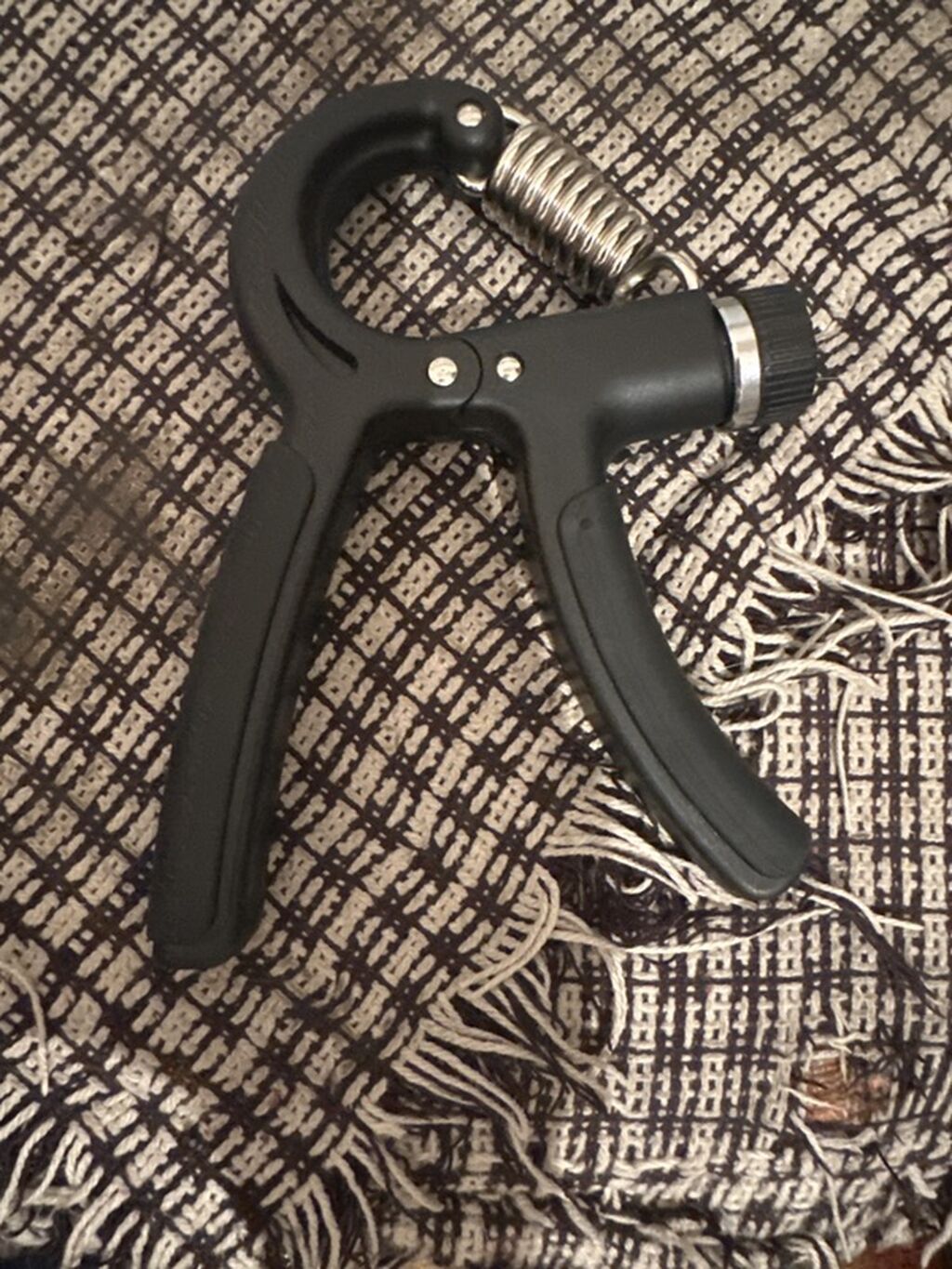 Tənzimlənən əl gücü trenajoru (hand gripper) - Güc diapazonu: 5 kq — Fitness və yoqa, Bakı (2)