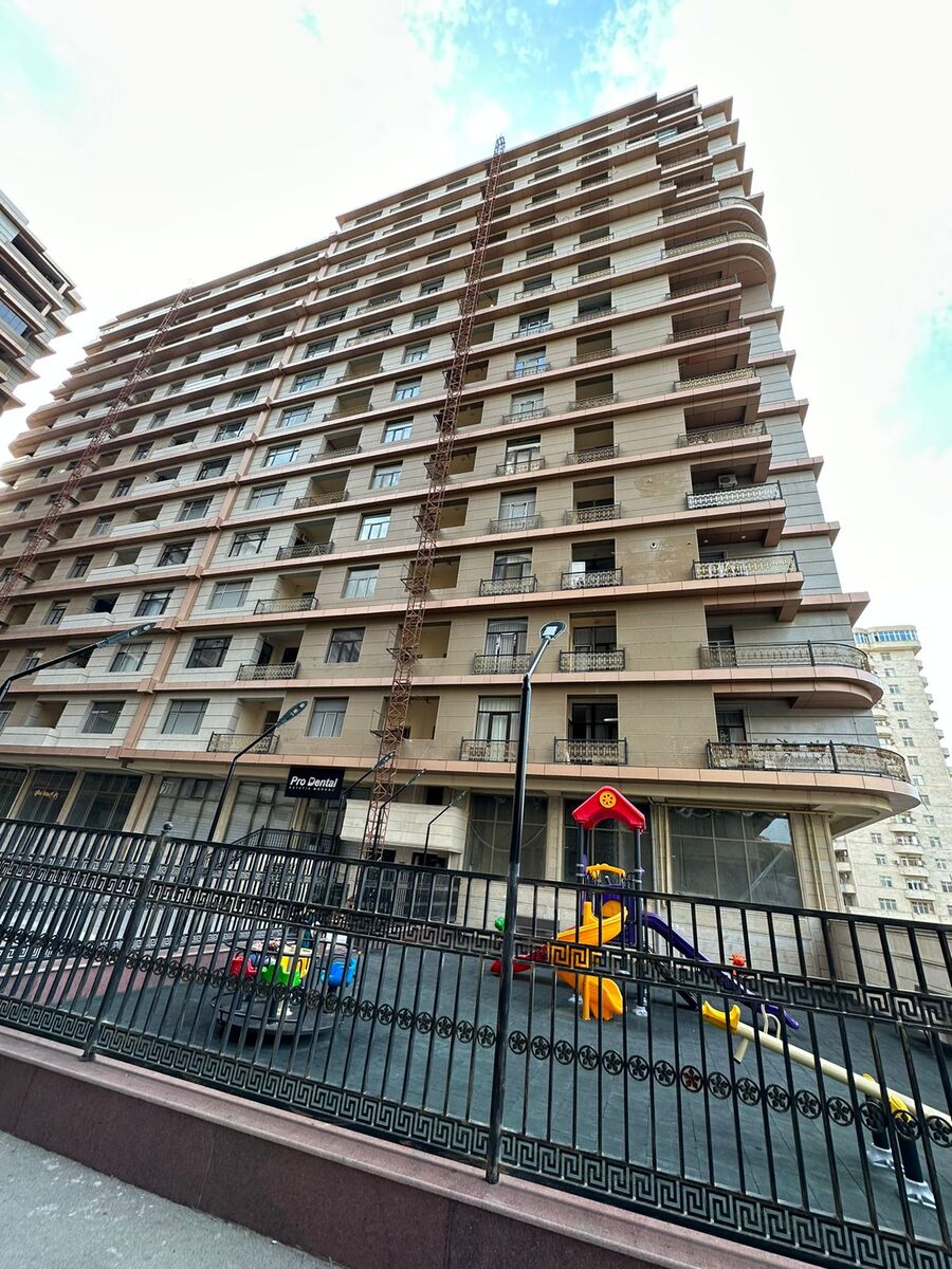Satılır 4 otaqlı yeni tikili 247 m² — Mənzil, Bakı (2)