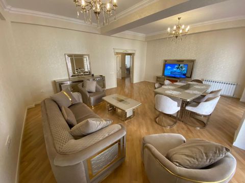 Satılır 3 otaqlı yeni tikili 133 m² — Bakı