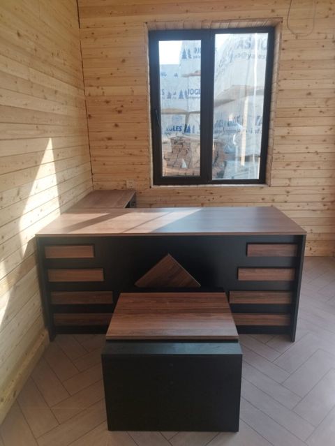 Stokda: 7 ədəd var Yenidir qiymət real öz qiymətidir — Office furniture