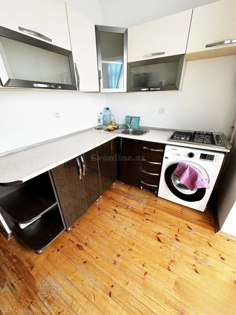Satılır 2 otaqlı Mənzil Köhnə tikili 65 m² Bakı, Yasamal r., Yeni Yasamal — Mənzil, Bakı (5)