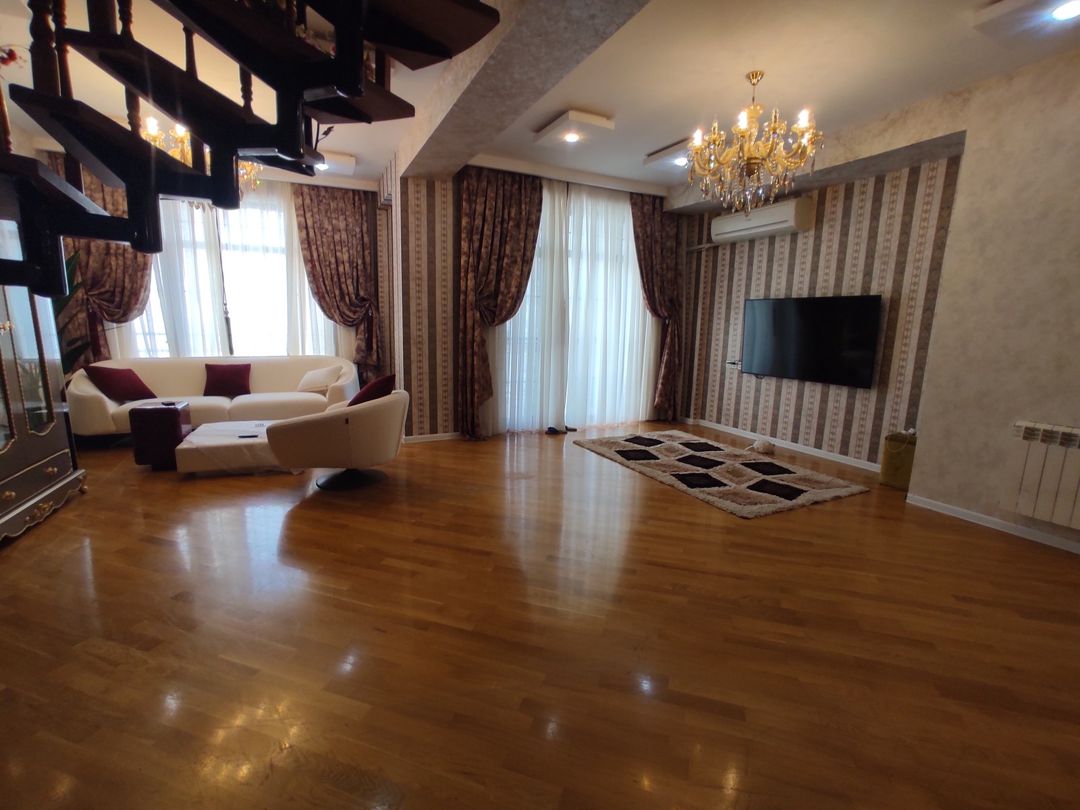 Satılır 4 otaqlı yeni tikili 181 m² — Mənzil, Bakı (11)