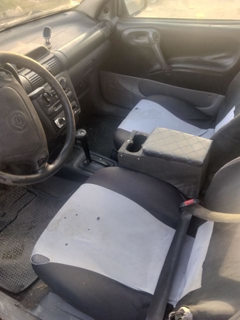 Opel Corsa: 1 l Hetçbek — Bakı