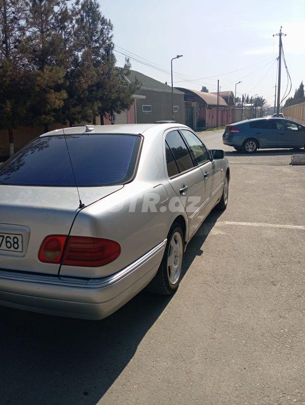 Mercedes E 220 2.2 L, 1997, 525 000 km 77-TA-768 — Avtomobillər, Bakı (4)