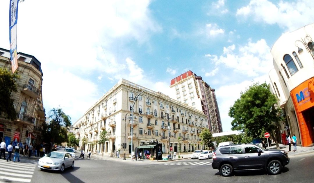 Satılır 6 otaqlı köhnə tikili 220 m² — Mənzil, Bakı